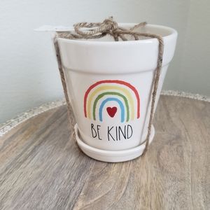 NWT Rae Dunn Be Kind Rainbow Planter